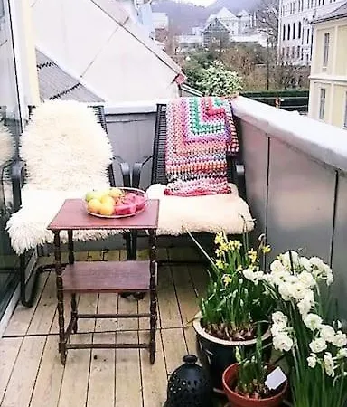 2br With Balconies And Art In Historical Area * Bergen