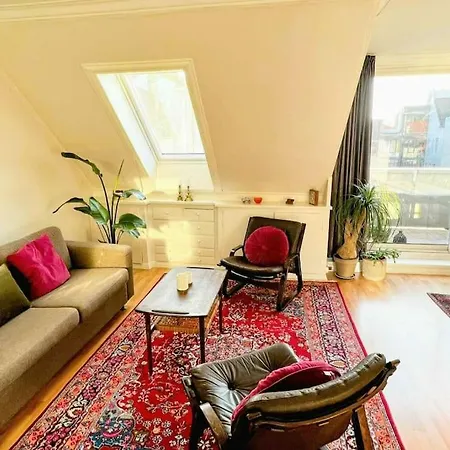 2br With Balconies And Art In Historical Area דירה