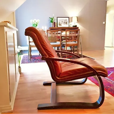 Appartement 2br With Balconies And Art In Historical Area