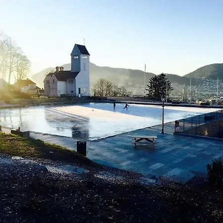Lägenhet 2br With Balconies And Art In Historical Area
