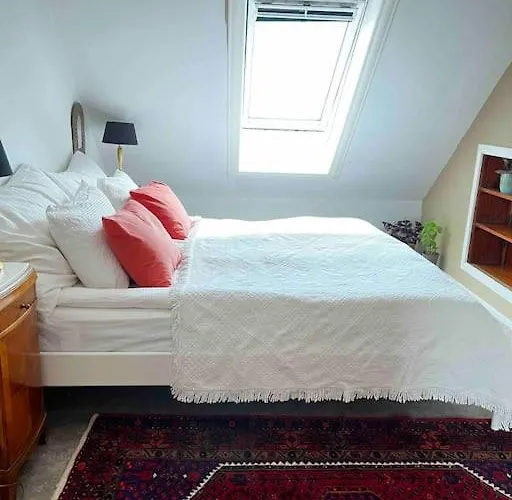 Διαμέρισμα 2br With Balconies And Art In Historical Area *