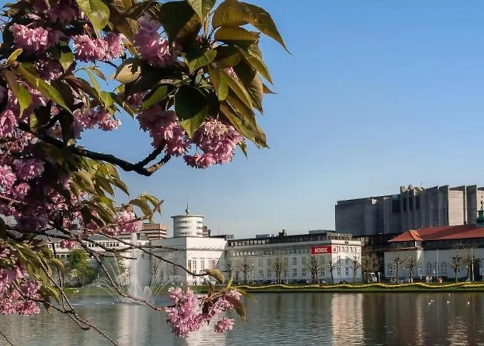 Διαμέρισμα 2br With Balconies And Art In Historical Area *