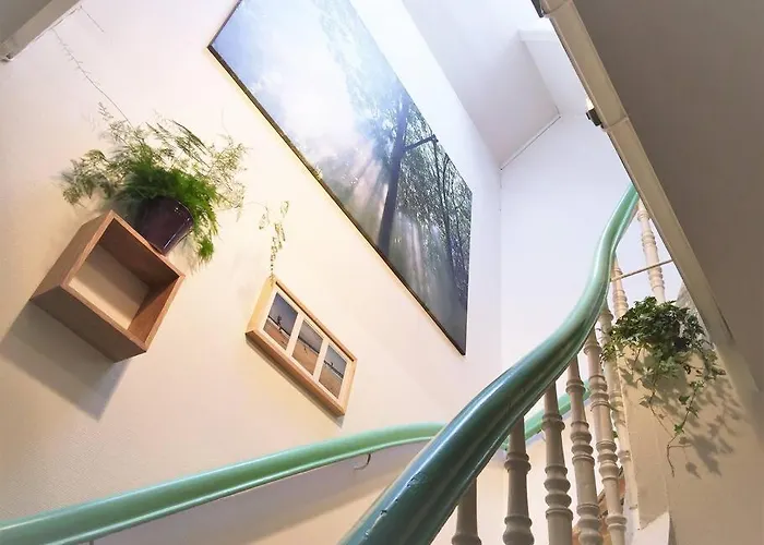 Διαμέρισμα 2br With Balconies And Art In Historical Area Μπέργκεν