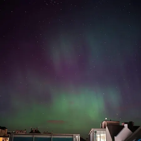 2br With Balconies And Art In Historical Area