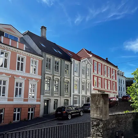 2br With Balconies And Art In Historical Area Apartament *